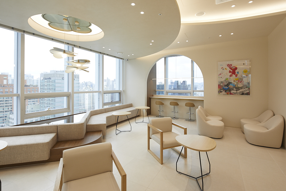 Lienjang Plastic Surgery Center Waiting Area